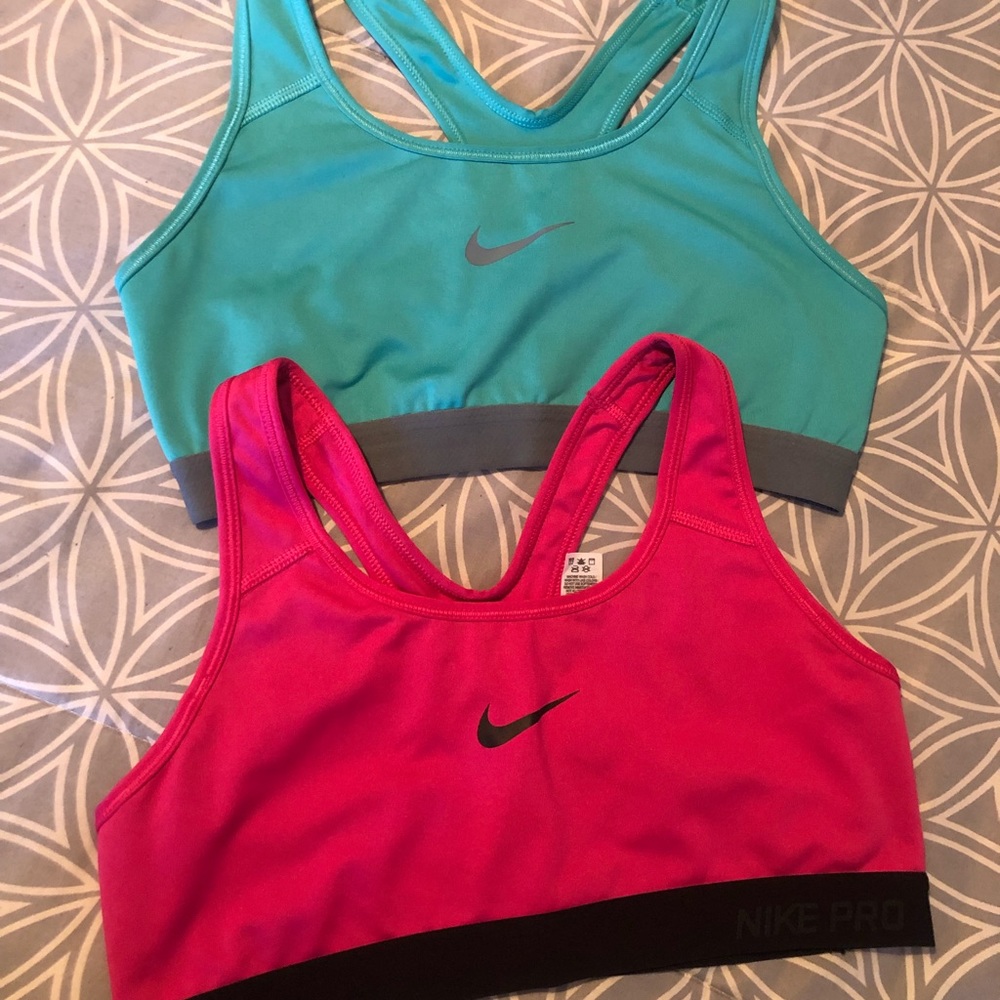 2 Like New M Nike Sport Bras